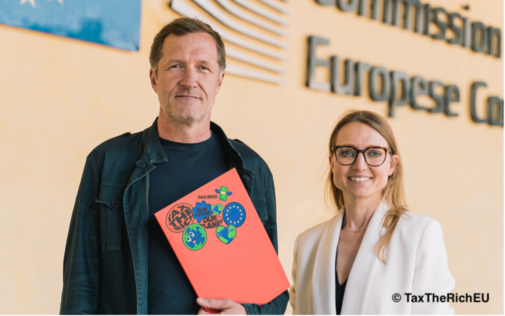 Paul Magnette and Aurore Lalucq present in front of the European Commission before submitting the European Citizens' Initiative